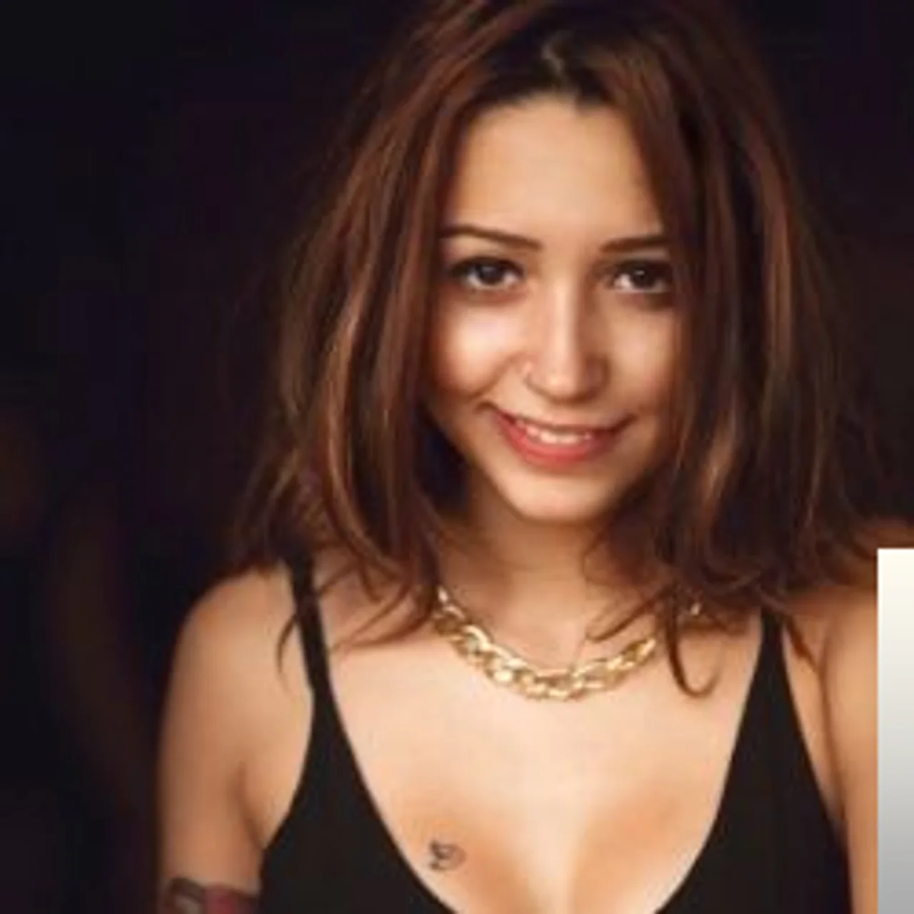 Zeynep Bastık - Fırça