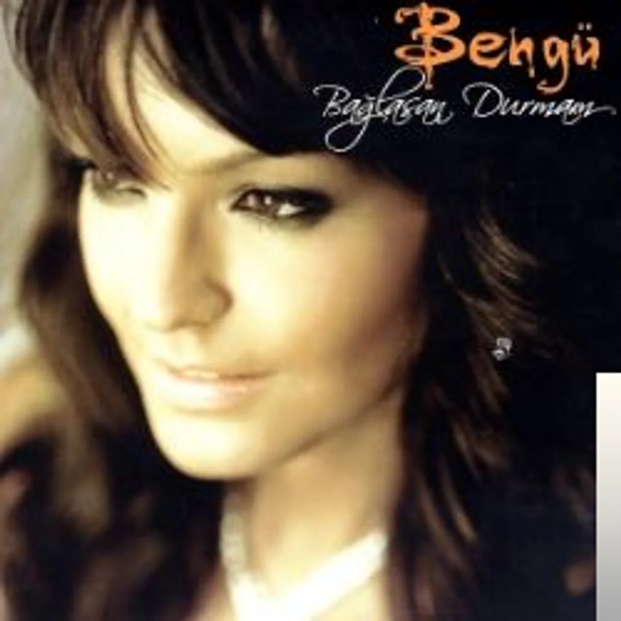 Bengü - Elmanın Yarısı