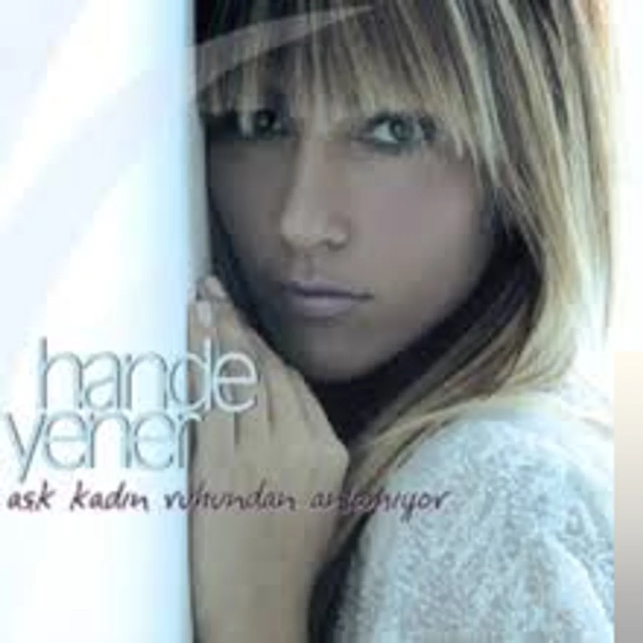 Hande Yener - Acı Veriyor