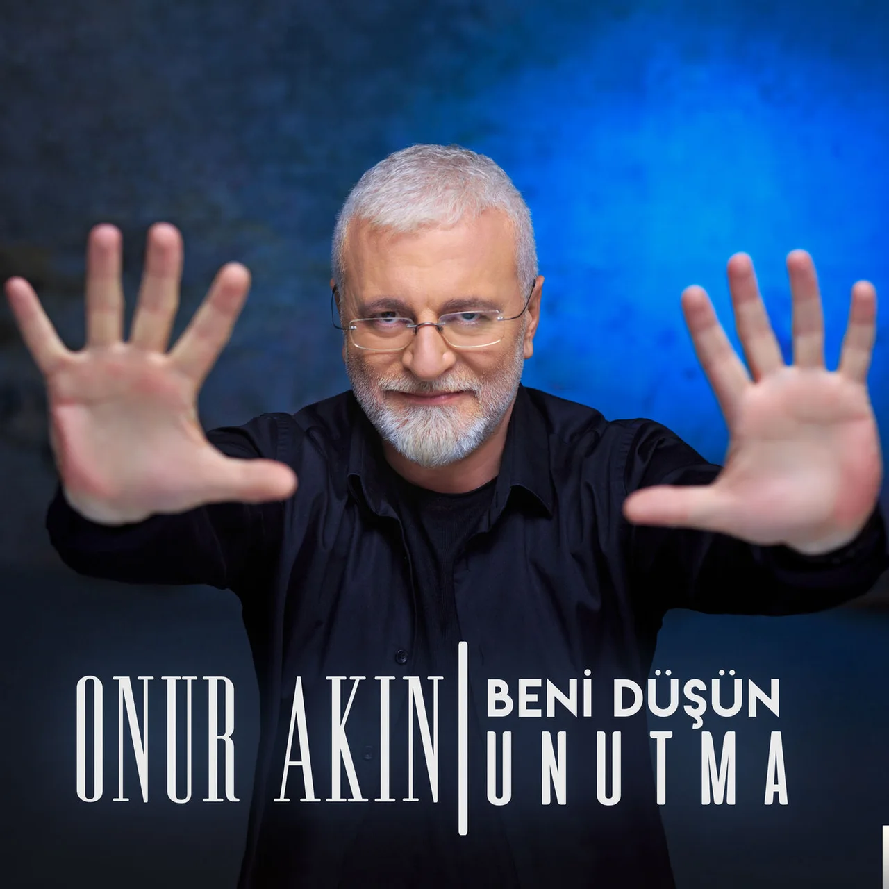 Onur Akın - Sarıl Bana
