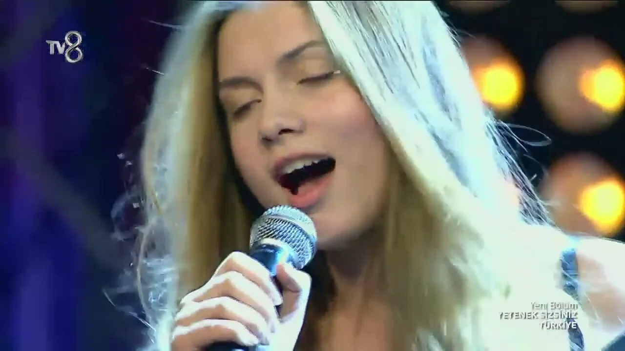 Aleyna Tilki - Nasılsın Aşkta