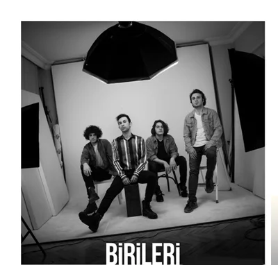 Birileri - Aşık Olmamam Gerek