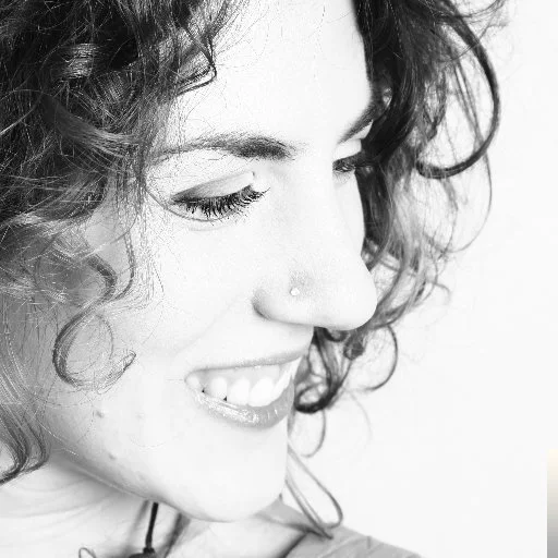 Derya Tezcan - Bahcada Yesil Cınar