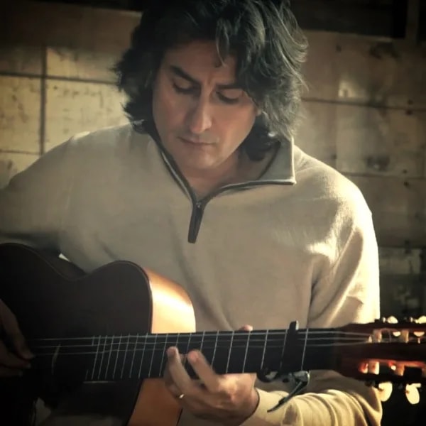 Babak Amini - Distance