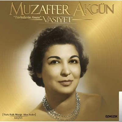 Muzaffer Akgün - Kara Tren Gelmez Mola