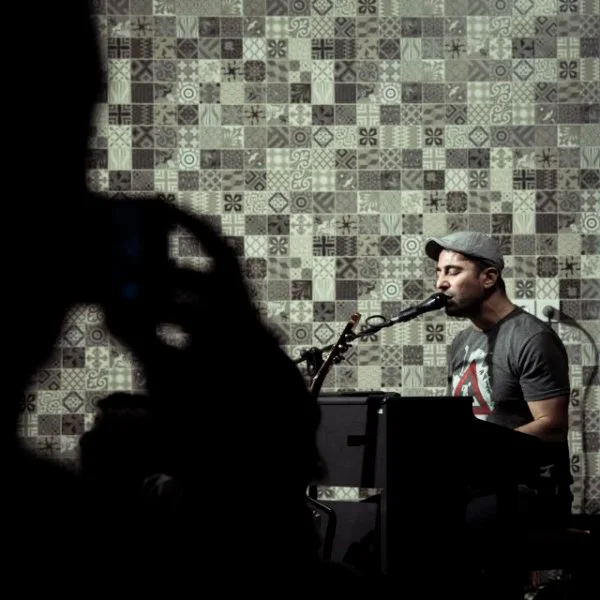 Erwin Khachikian - Mano Donya (Acoustic in Tehran)