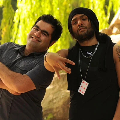 Mobinn - Yekari Kon Raghsemoon Biad (Ft Sasy)