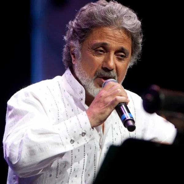 Dariush - Gozashtehay Dour (Live)