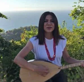 Nazlı Öksüz - Yumurtanın Kulpu Yok
