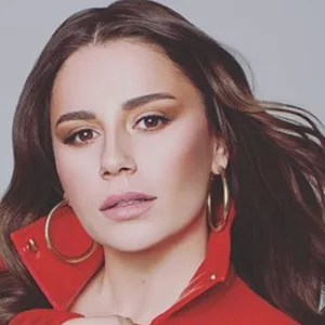 Merve Özbey - Karaağaç