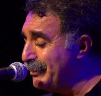 Erdal Erzincan - Bu Yıl Bu Dağların Karı Erimez (feat Mercan Erzincan)
