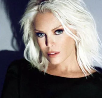 Ajda Pekkan - Ne Varsa Bende Var
