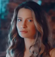 Irmak Arıcı - Beyaz Giyme