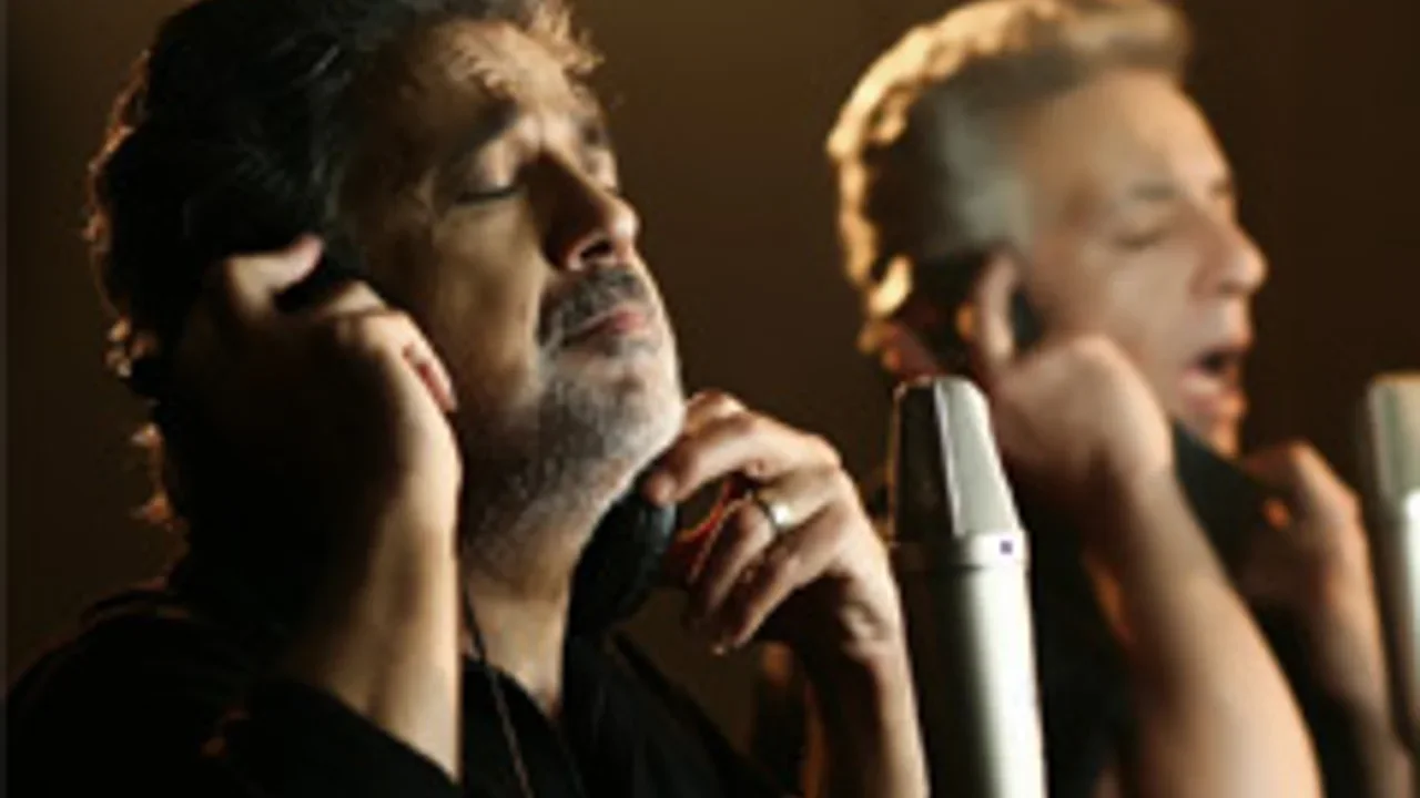 Dariush - Ay Eshgh (Ft Faramarz Aslani)