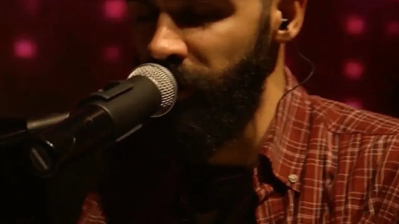 Sirvan Khosravi - Doost Daram Zendegiro (Live)