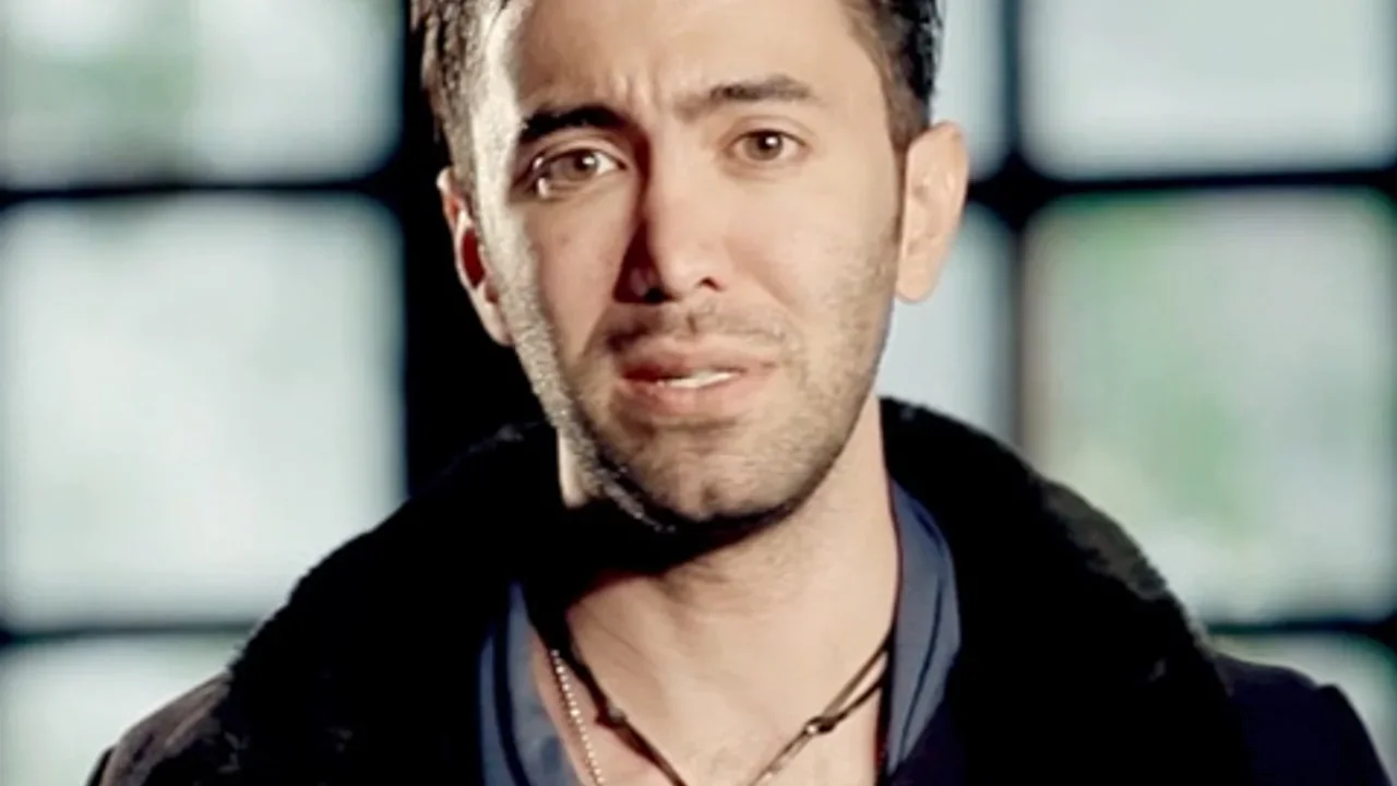 Pouyan - Aroosak
