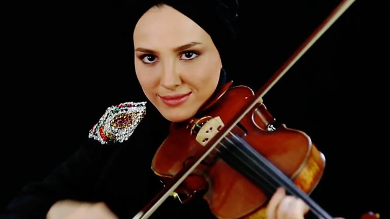 Niloofar Mohebbi - Choopi
