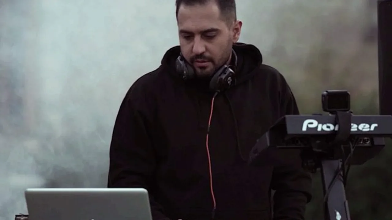 DJ Pooria - Funky Drop Live (Episode 1)
