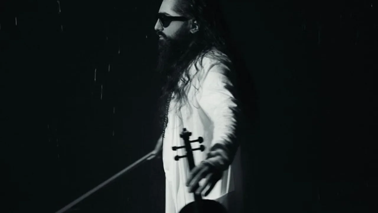 Amirali Kamali - Violin In Orbit