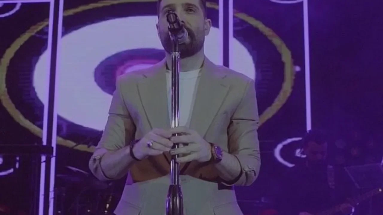 Hamid Hiraad - Raaz (Live)
