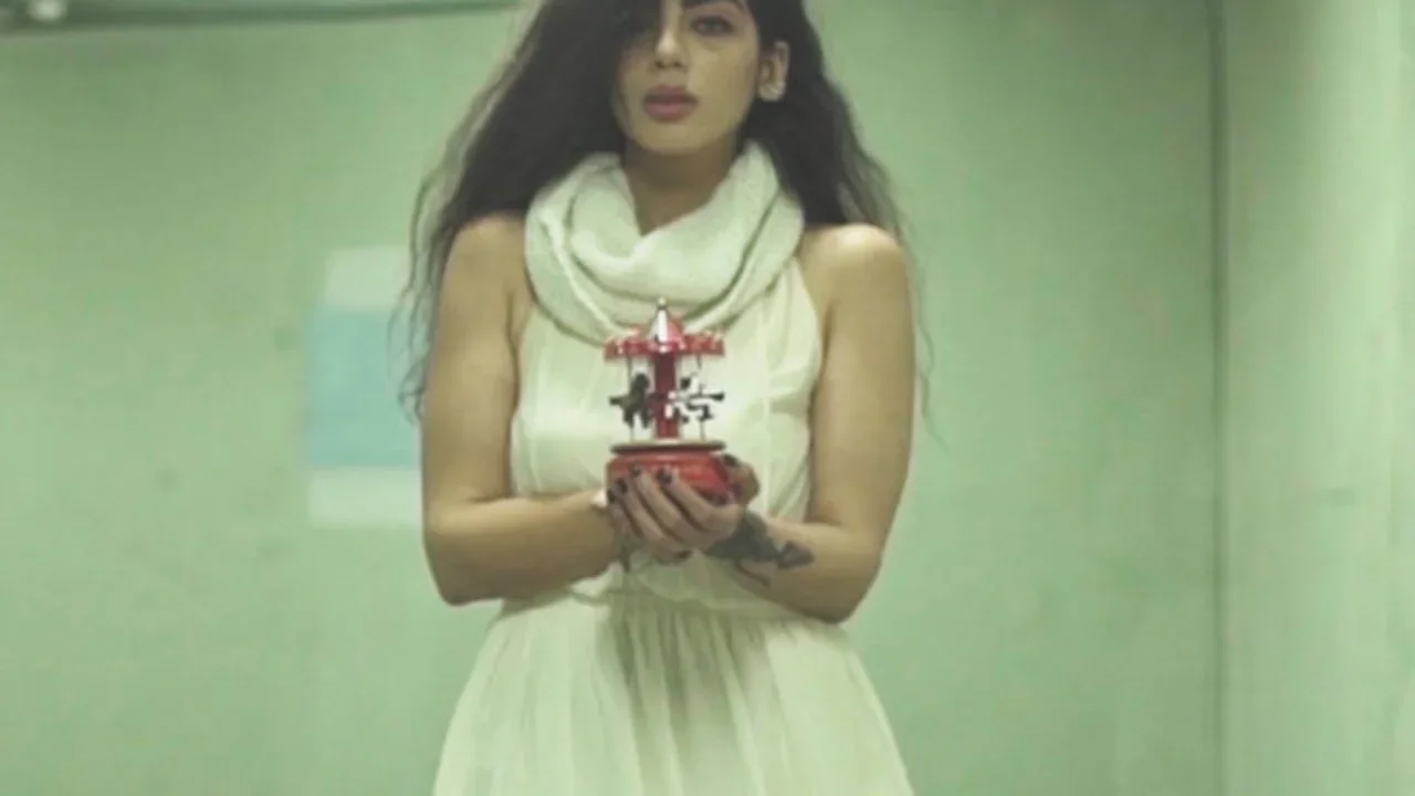 Hana - Divoone Boodam (Teaser)