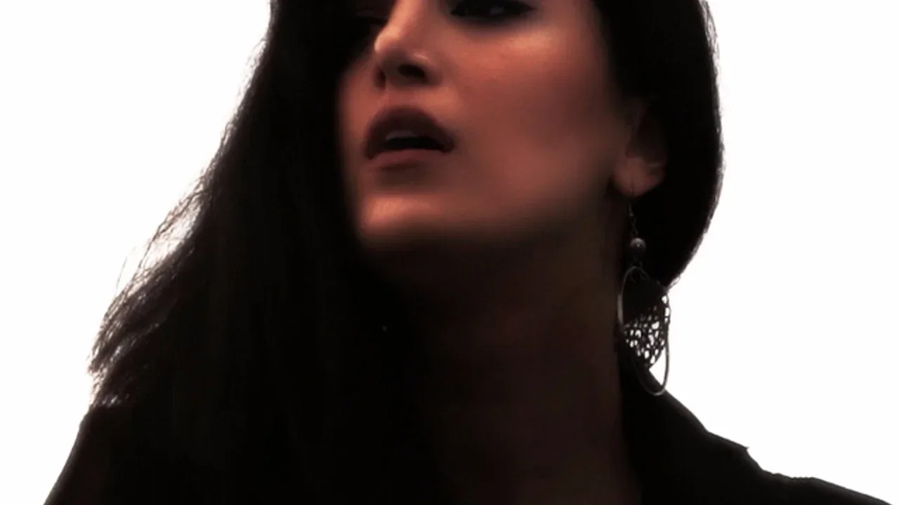Ava - Hier Encore