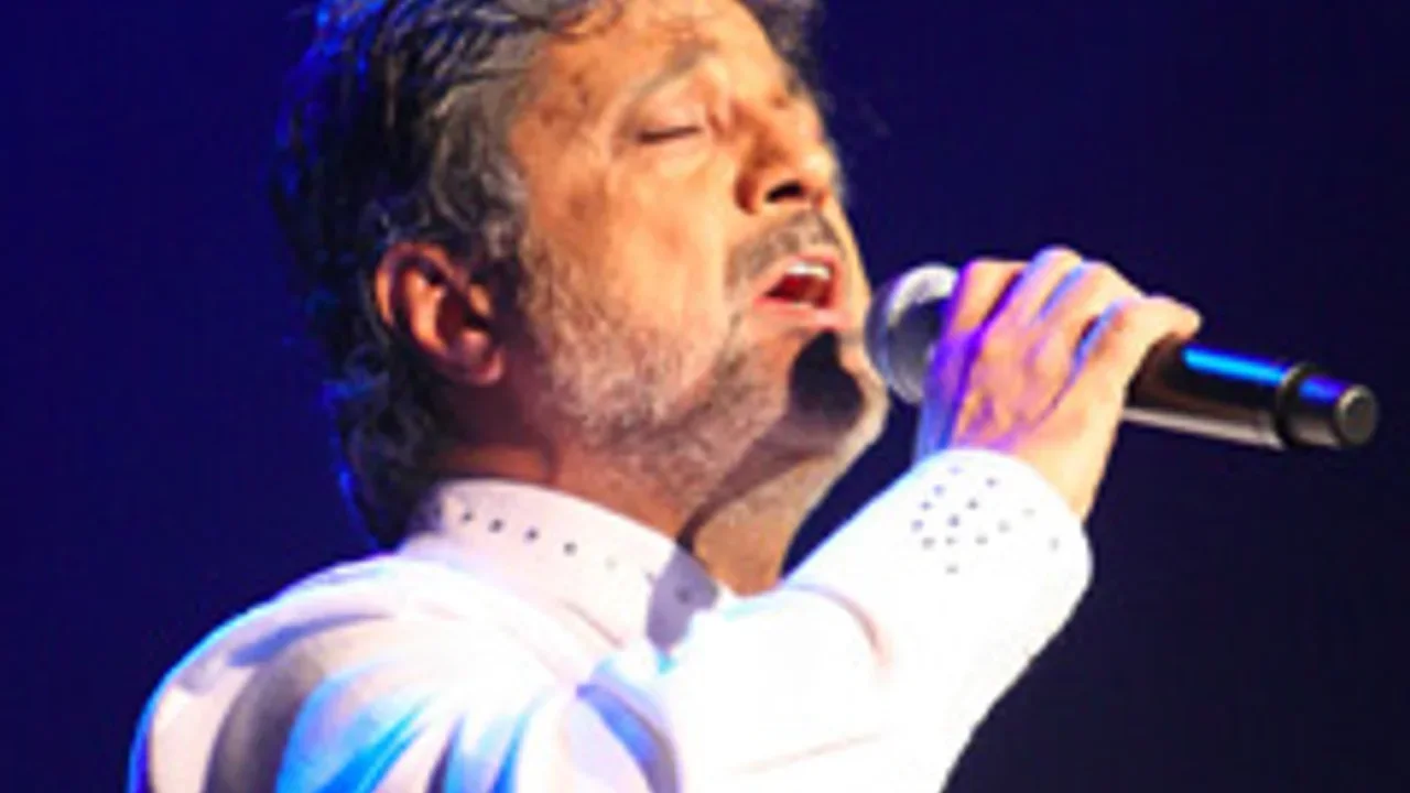 Dariush - Dastaaye To (Live At Gibson Amphitheatre)