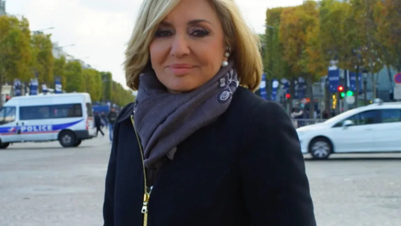 Googoosh - Hastamo Nistam