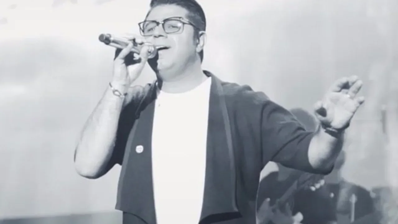 Hojat Ashrafzadeh - Bi Khabar Az To (Live)