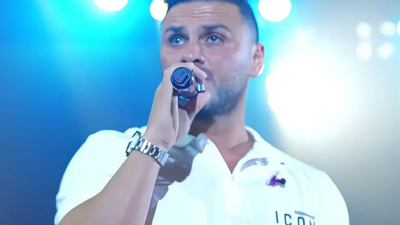 Armin 2AFM - Shomare Jadidam (Live)