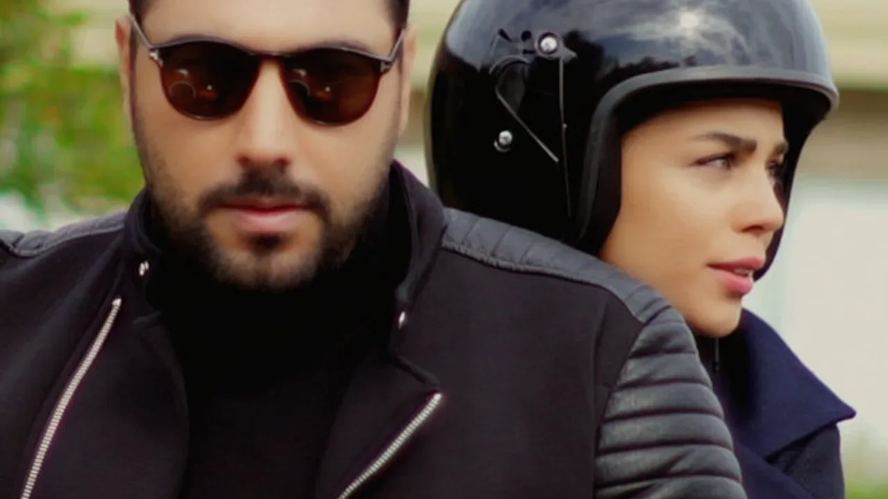 Ehsan Khajehamiri - Vaghti Mikhandi