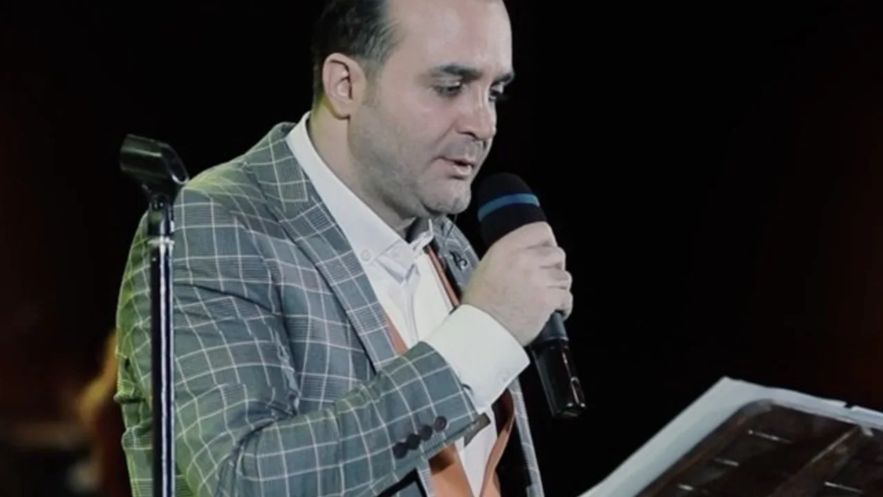 Sina Sarlak - Zire Saghfe Doodi (Live)