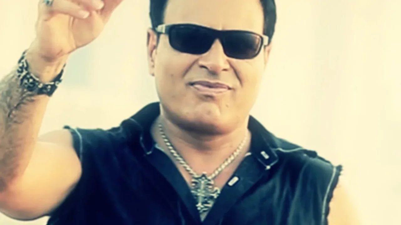 Pyruz - Ajab Hali Dareh