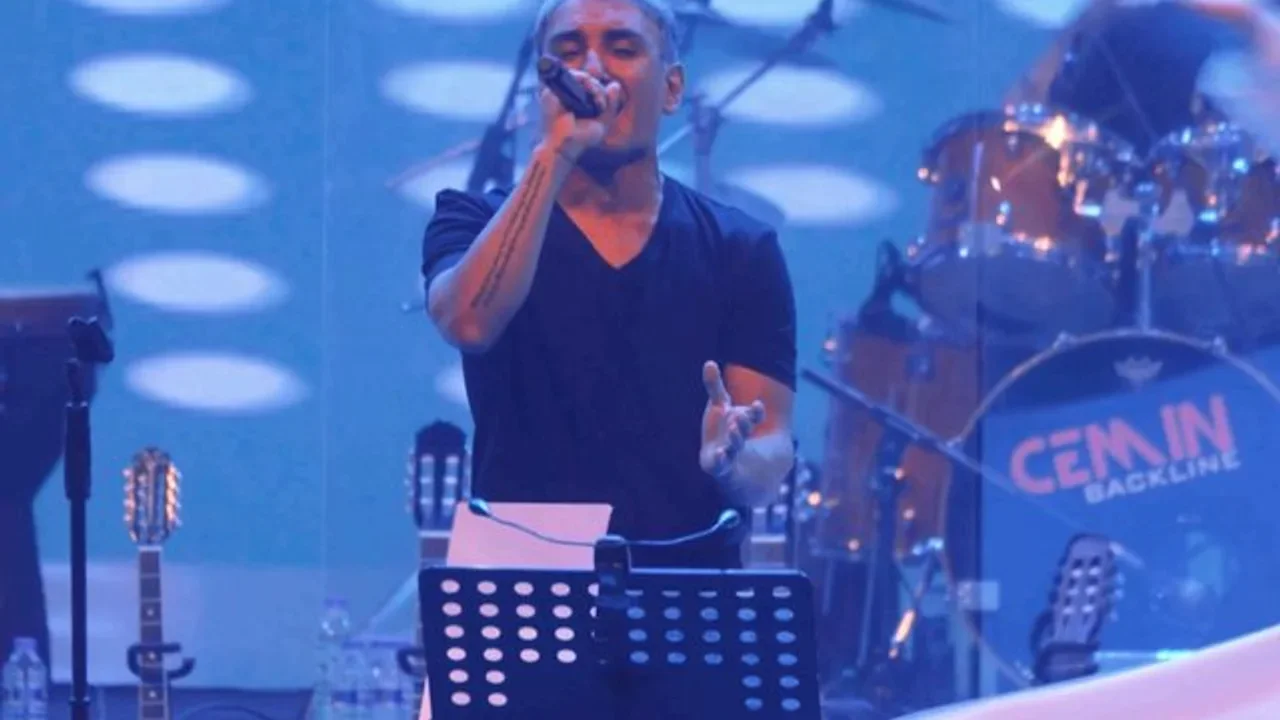 Shadmehr Aghili - Royaye Ma (Live in Istanbul)