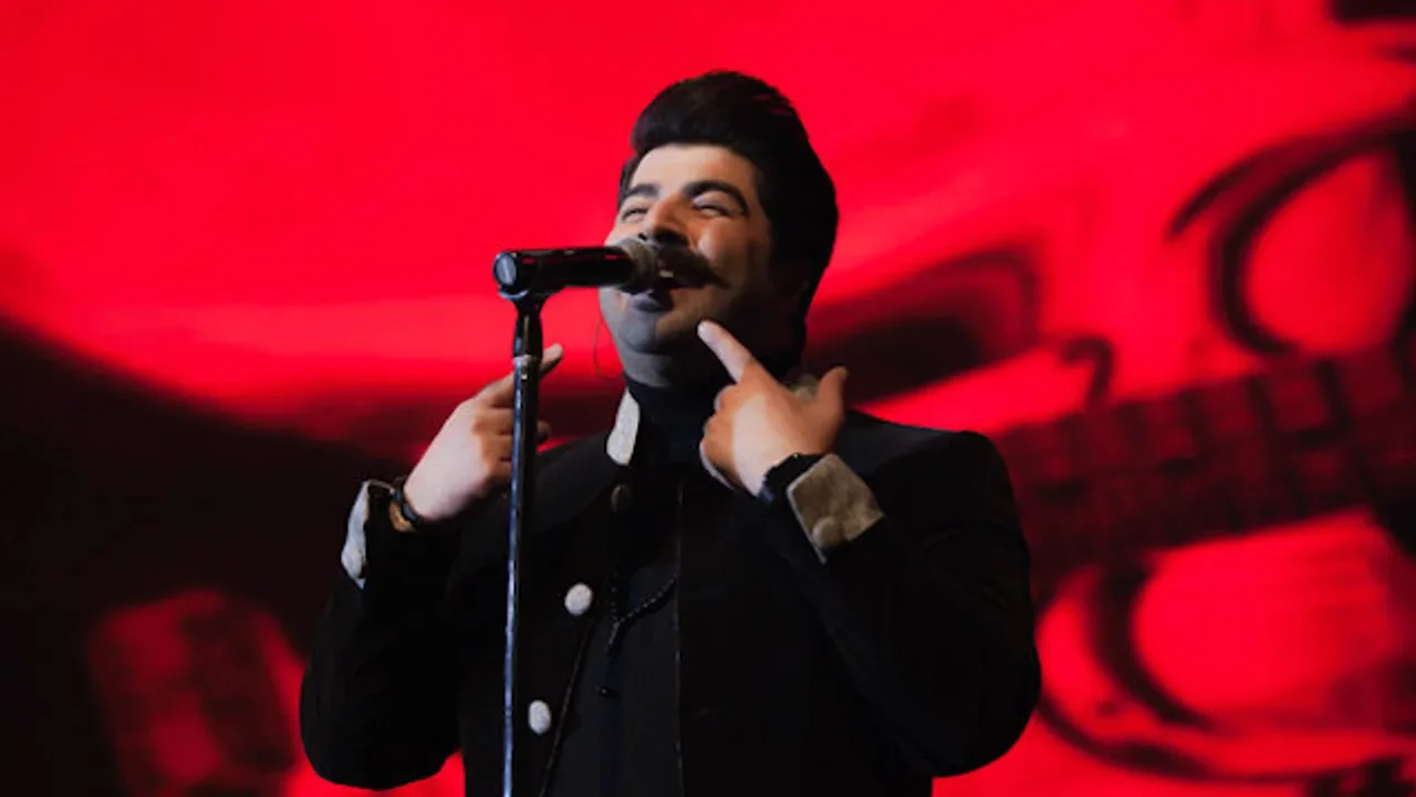 Behnam Bani - Akhmato Va Kon (Live)
